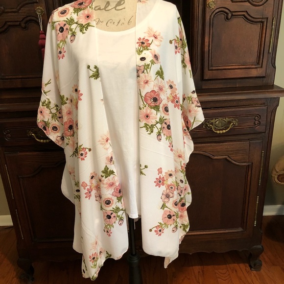 NWT Floral Kimono/Cardigan! - Picture 1 of 7